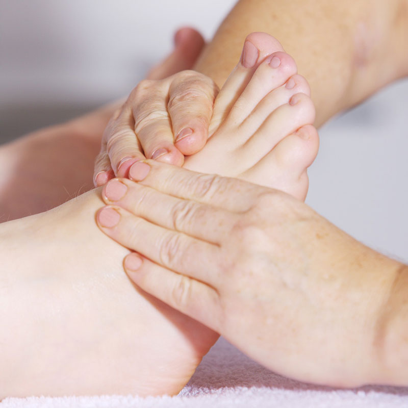 Fußreflexzonen Massage bei Wohlfühlmomente Praxis für energetische Anwendungen